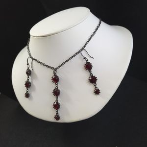 F17 blood red glass dainty goth necklace with earrings